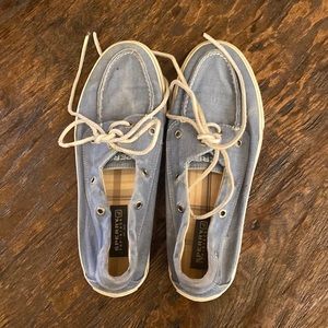 Men’s boat shoes/loafers by Sperry